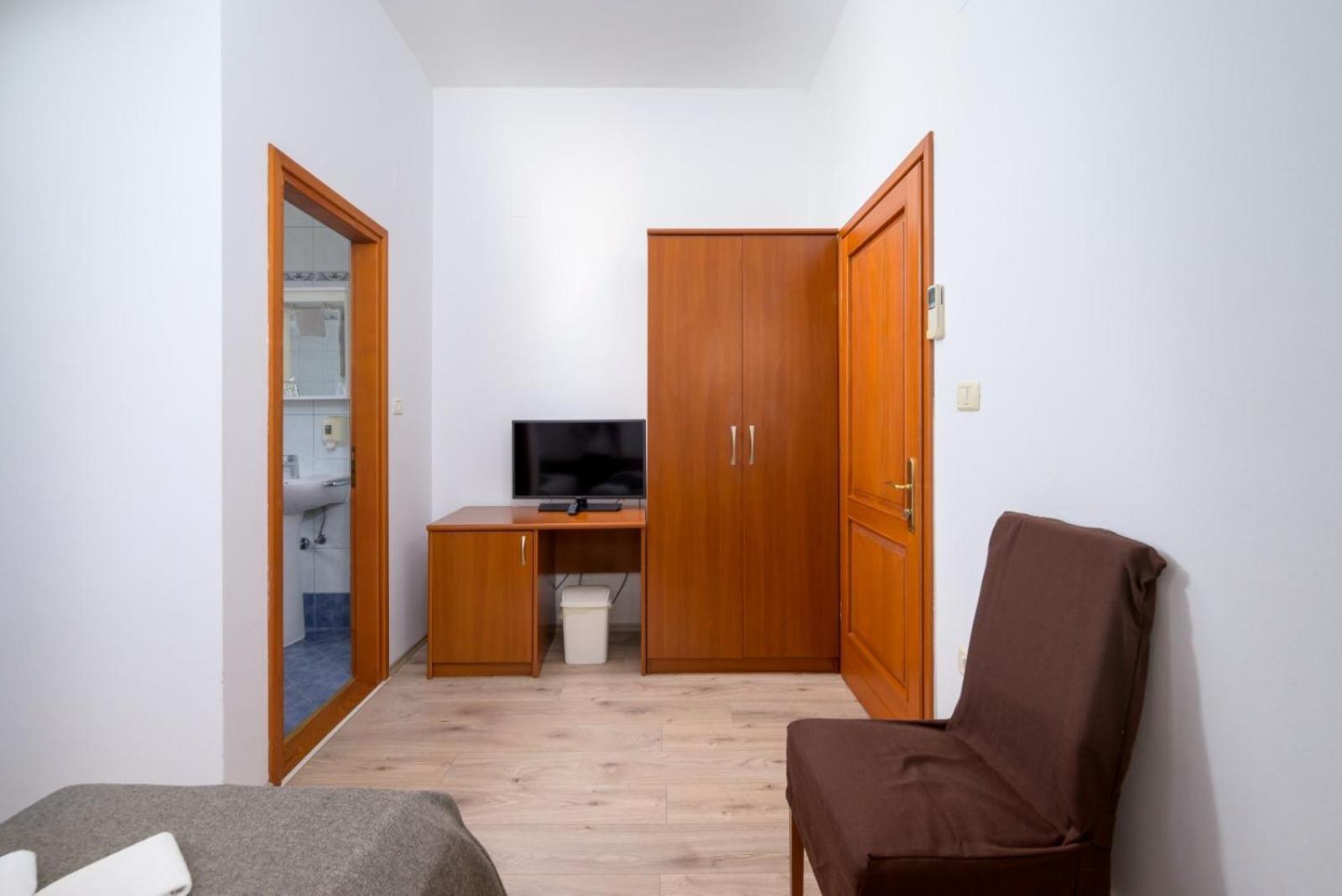 Rooms Luna Sol Krnica Exteriör bild