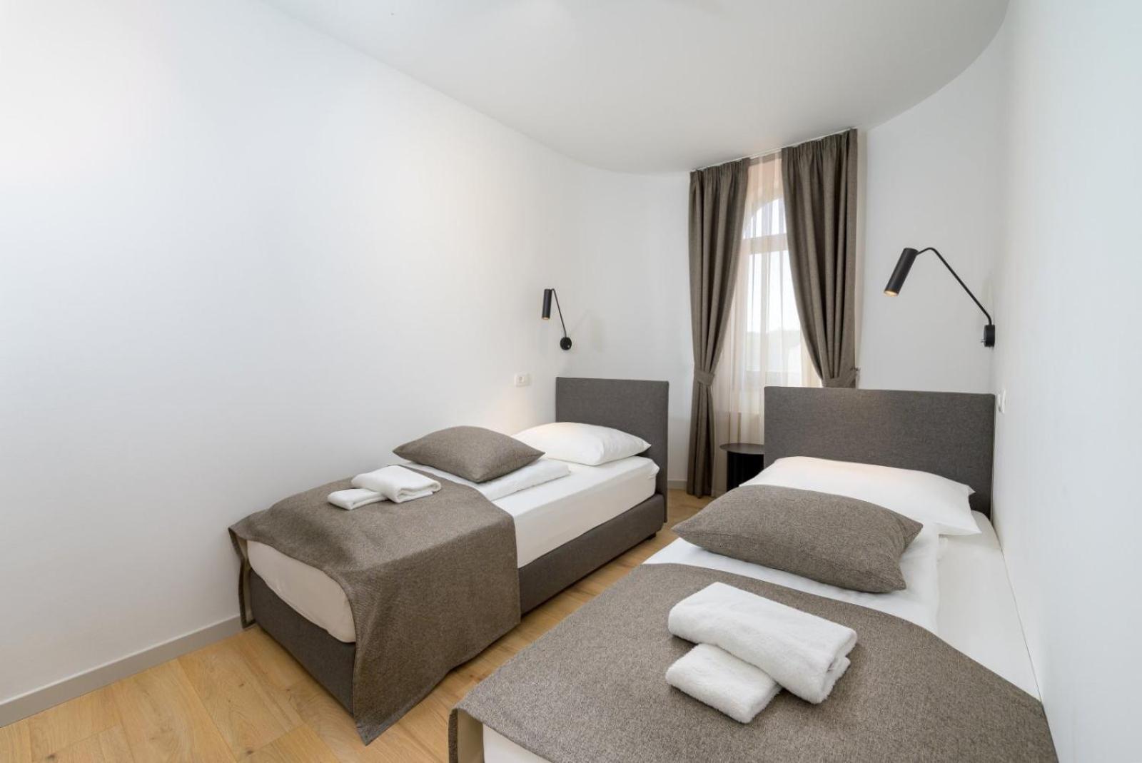Rooms Luna Sol Krnica Exteriör bild